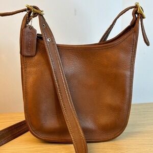 Coach Vintage Leather Crossbody Bag Brown Patricia Legacy 9951 Medium Zip Top